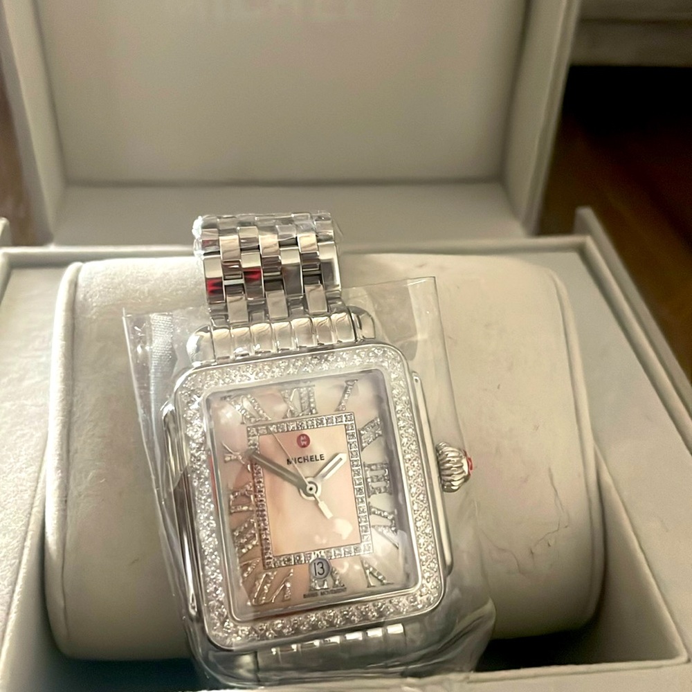 Michele watch model number
MWW06T000266